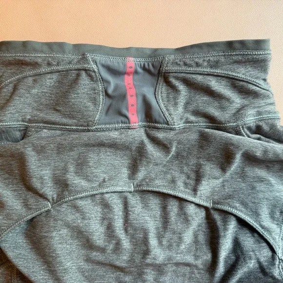 Lululemon Gray Quarter Zip Pullover Pink Accent Athletic Top Size 8 - Picture 4 of 8